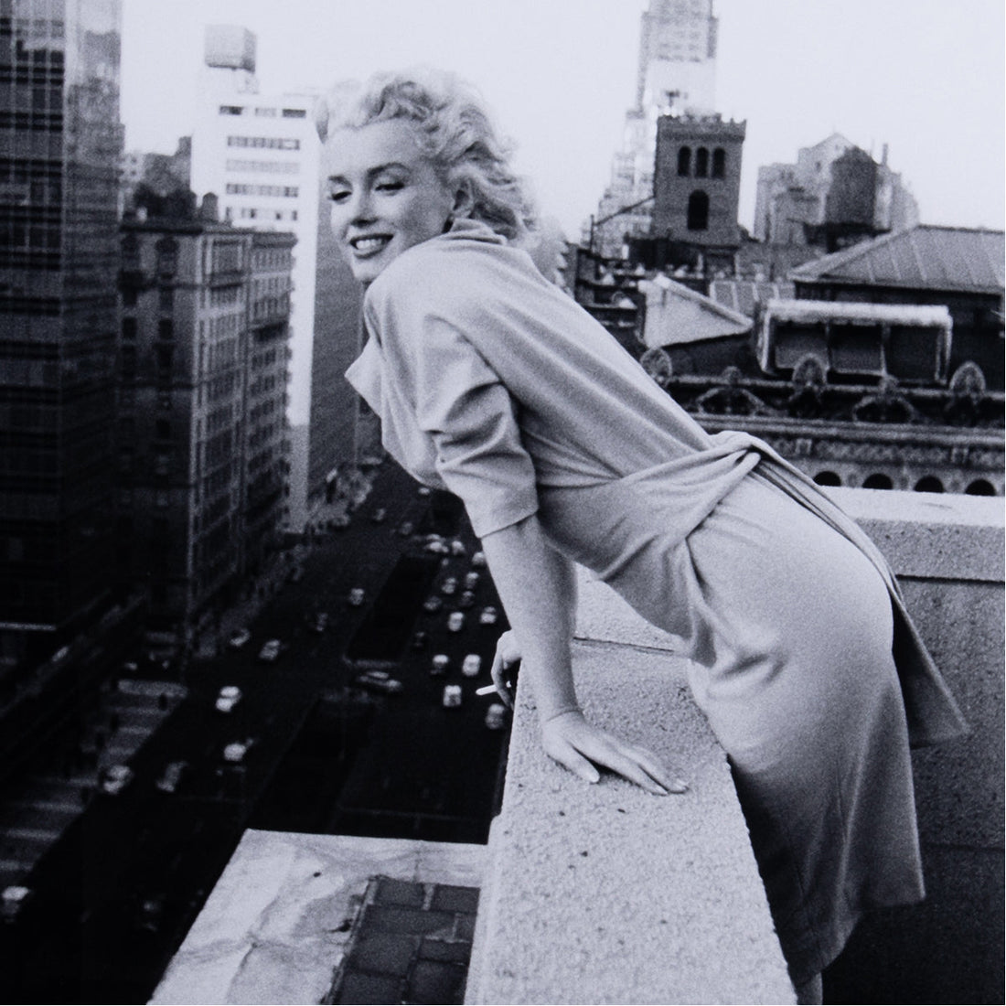 Four Hands Art Studio Marilyn On The Roof I by Getty Images