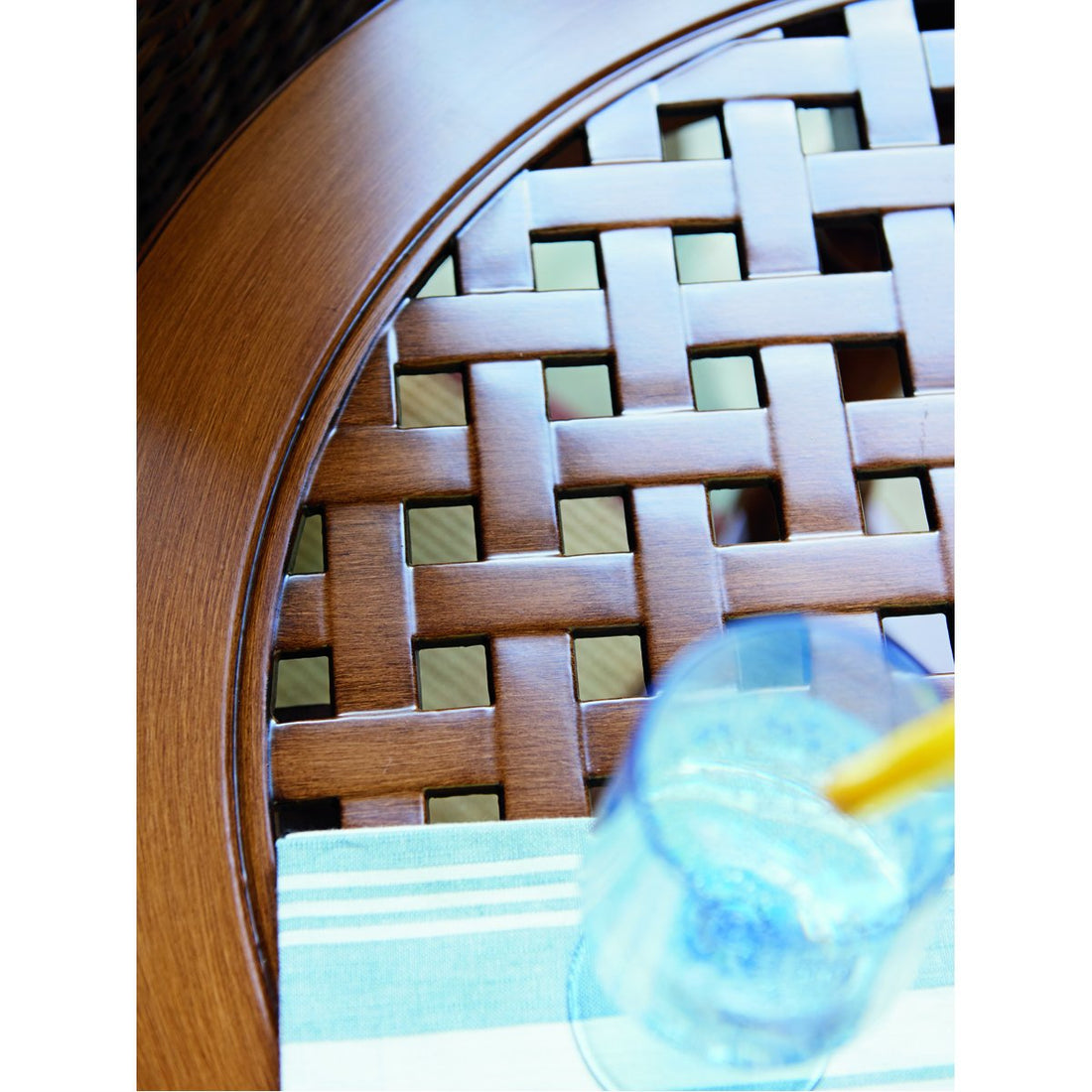 Tommy Bahama Harbor Isle Round End Table