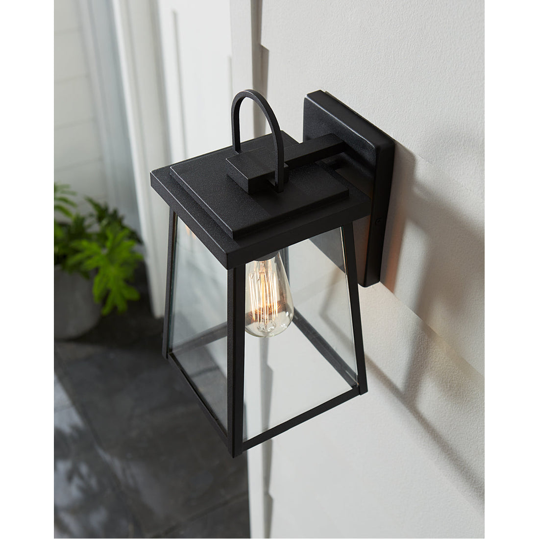 Sea Gull Lighting Founders Medium 1-Light Wall Lantern without Bulb