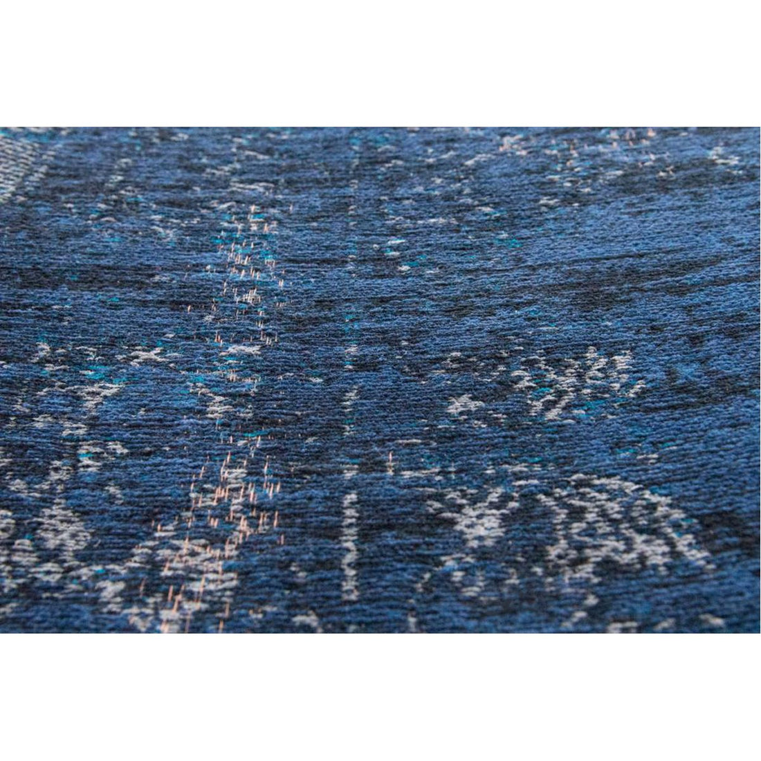 Louis de Poortere Fading World Medaillon 8254 Blue Night Rug