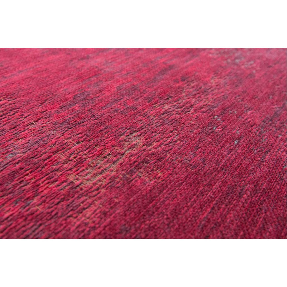 Louis de Poortere Fading World Medaillon 8260 Scarlet Rug