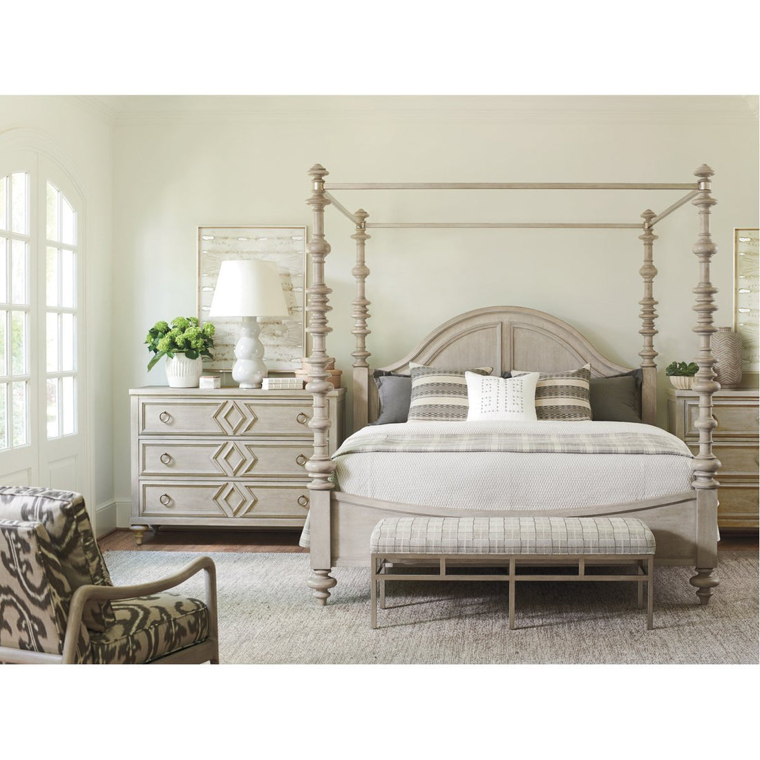 Lexington Malibu Heathercliff Poster Bed