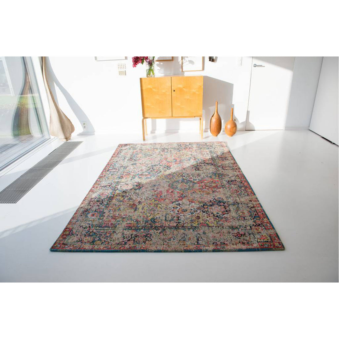 Louis de Poortere Antiquarian Antique Bakhtiari 8712 Rug, 9'6"x12'10"