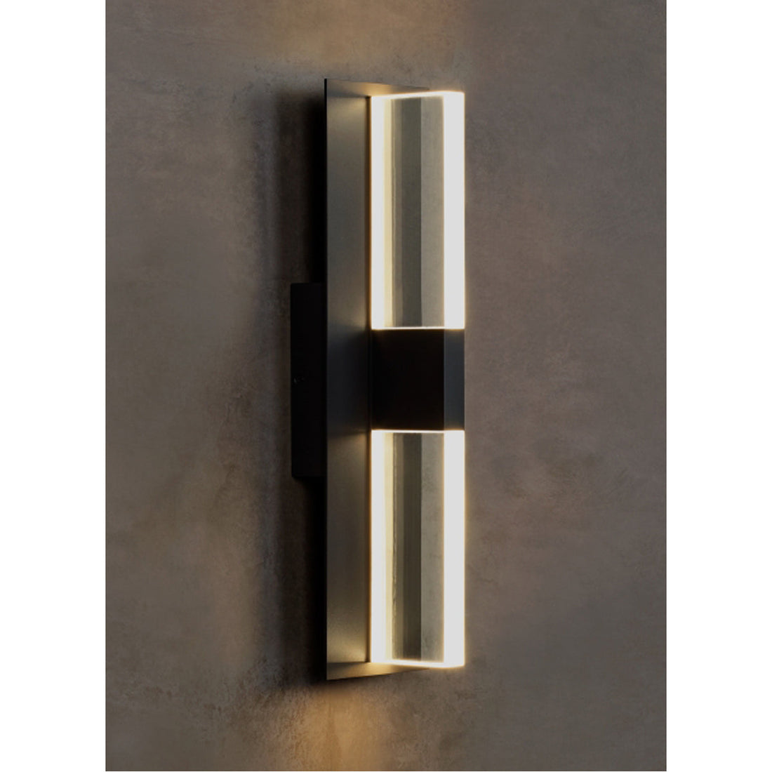 Tech Lighting Lyft 18" 830 Outdoor Wall Sconce - Acrylic