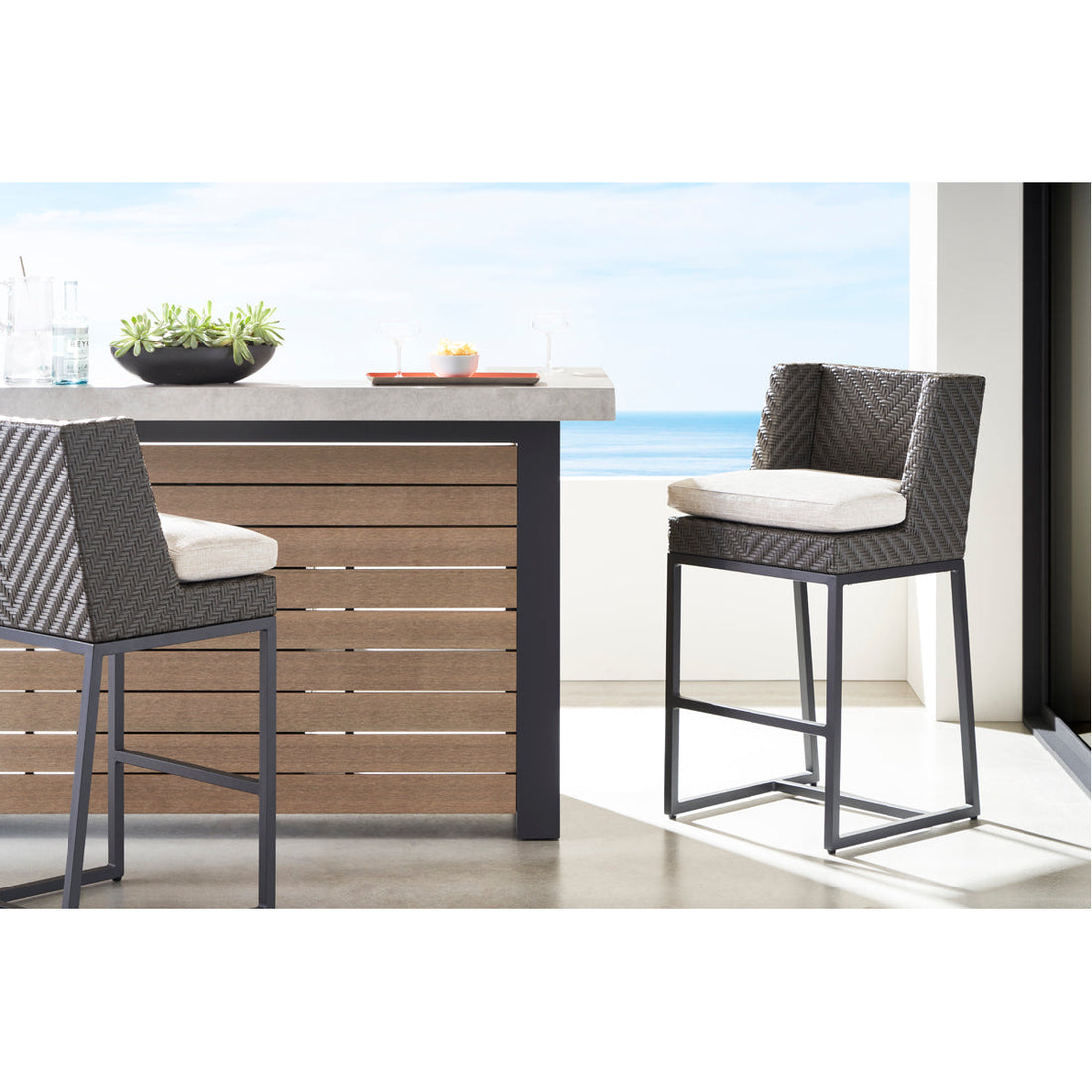 Vanguard Furniture Montecito Outdoor Bar Table