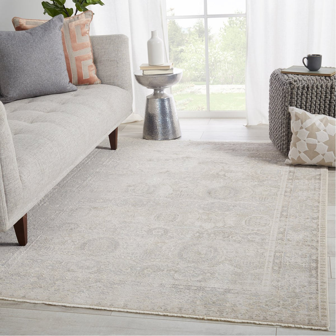 Jaipur Vienne Michon Oriental Damask Gray Cream VNE07 Rug