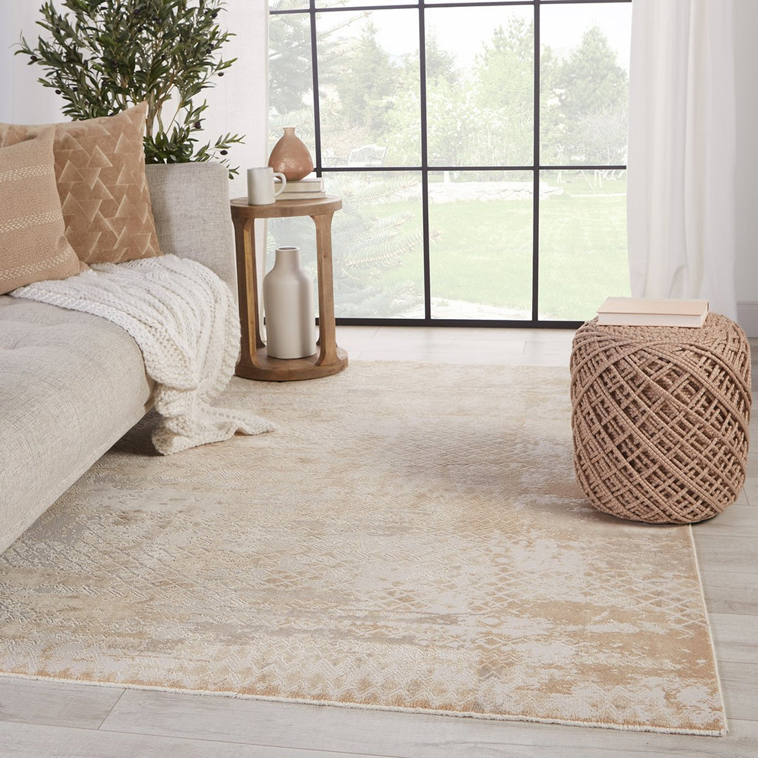 Jaipur Vienne Azami Abstract Trellis Gold White VNE15 Rug