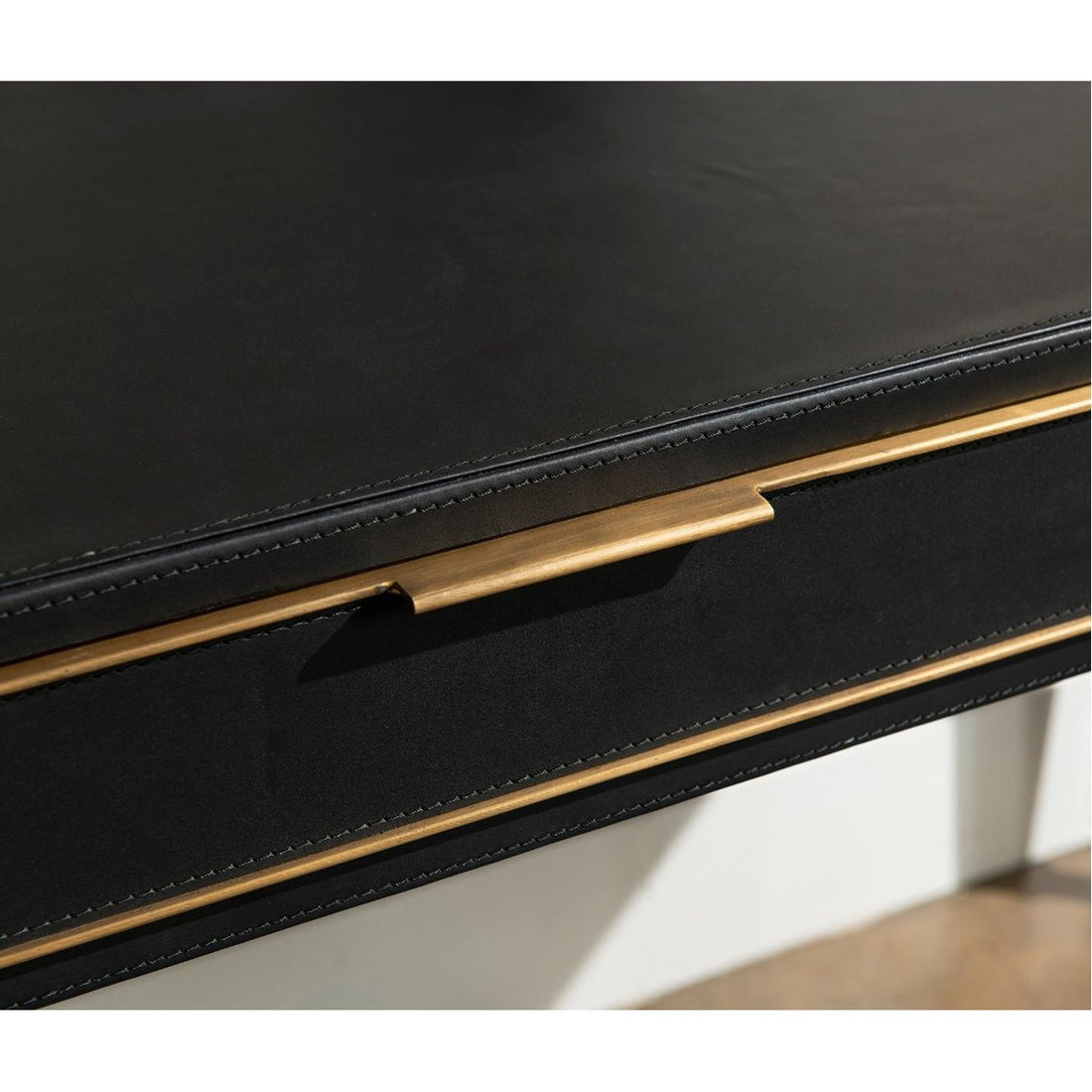 Villa & House Hunter Desk - Black